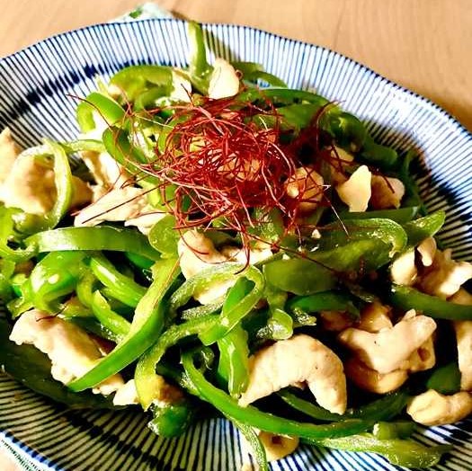 ピーマンと鶏むね肉のカシューナッツ炒めの写真(高知県高知市)