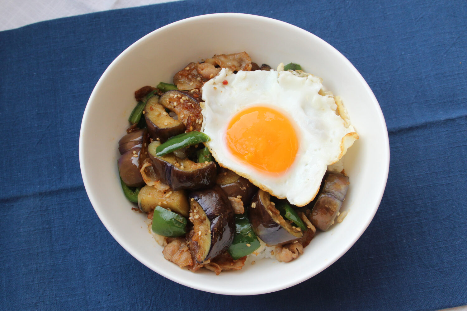 ナスとピーマンの肉みそ炒め丼 公式 Ja高知県 県産品の通販も