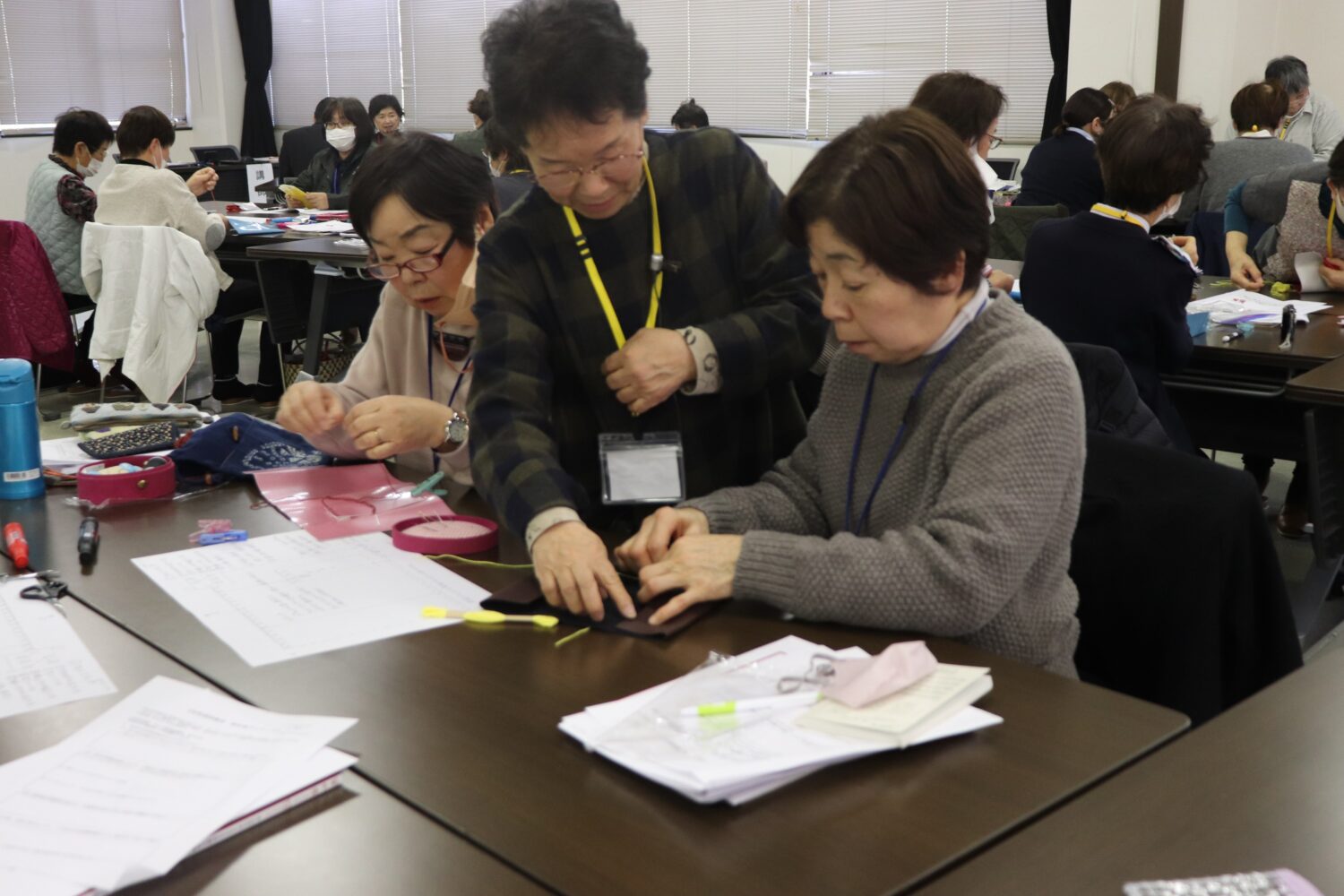 女性部研修会 JA女性手帳カバー作りとアグリサイズ体操等を通じて交流を深めましたの写真(高知県高知市)