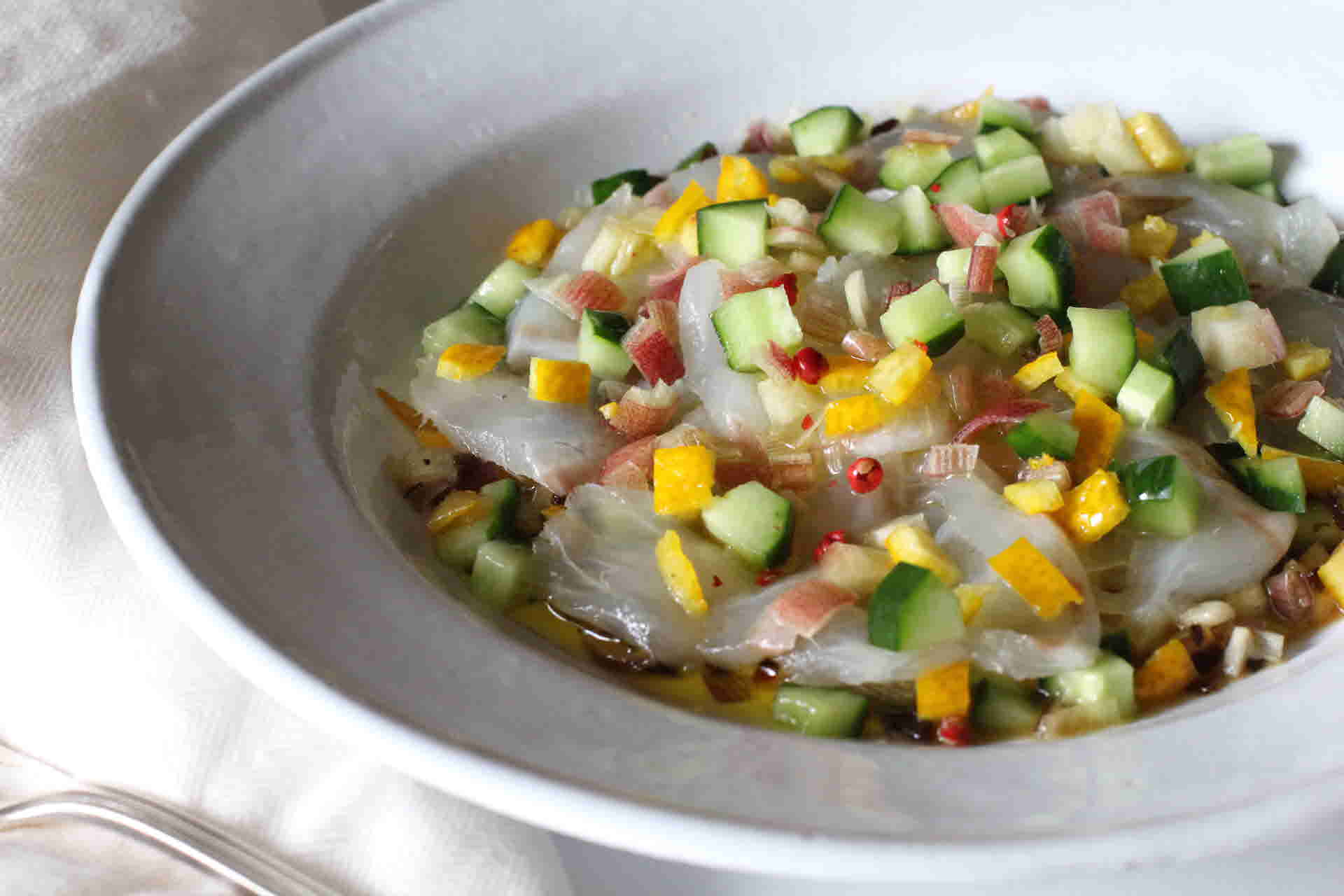 真鯛のミョウガとユズのさわやかカルパッチョの写真(高知県高知市)